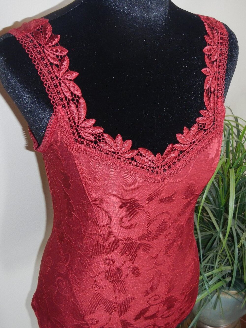 Burgundy Lace Trim Floral Jacquard Sleeveless Top | Romantic Y2K Vintage Style